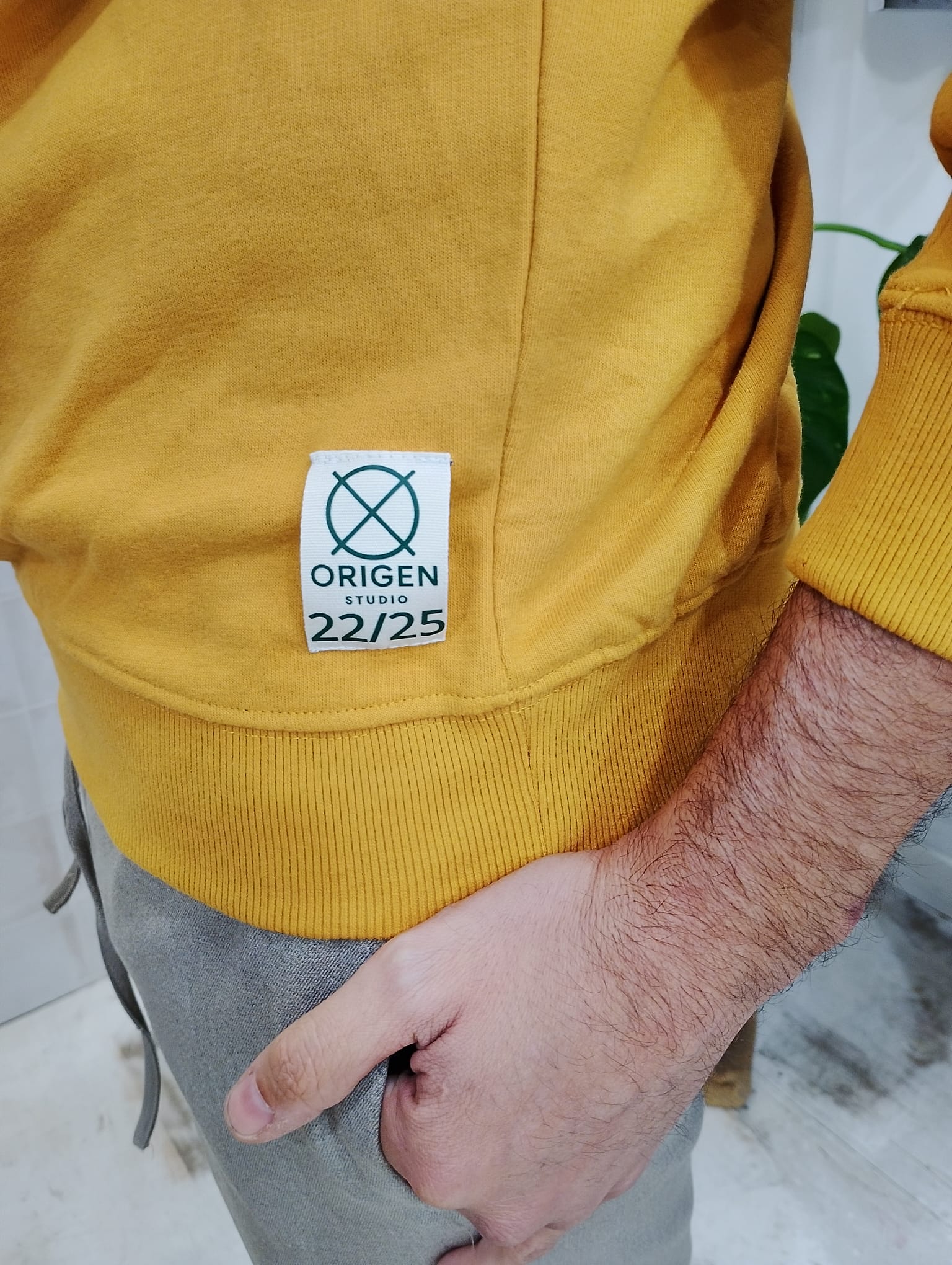 Etiqueta numerada 22/25 en sudadera edición limitada Heritage Birds de Origen Studio